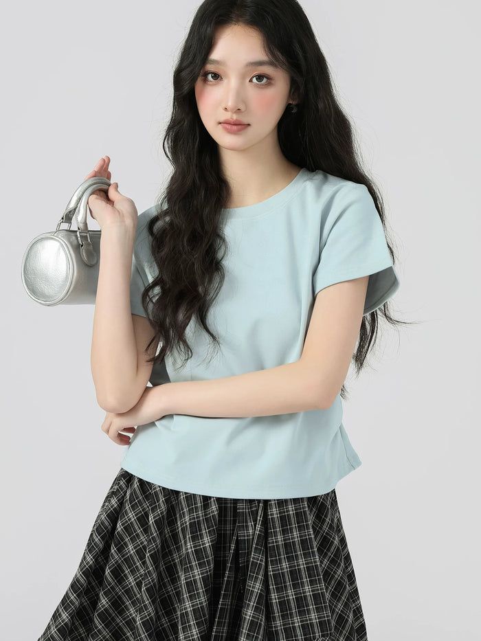ライトグレーブルーのサイドシャーリング半袖Tシャツ 着用