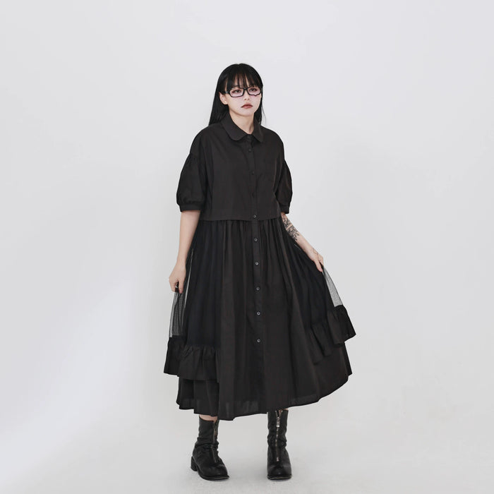 ブラックのシャツワンピース 着用 正面