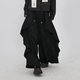 黒のレイヤードワイドパンツ 着用 正面（歩くポーズ）
