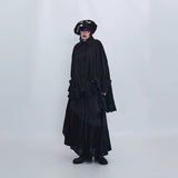 ブラックのレース切り替えロングシャツ 着用 正面