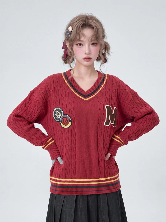 レッドのスクール風Vネックニット 着用