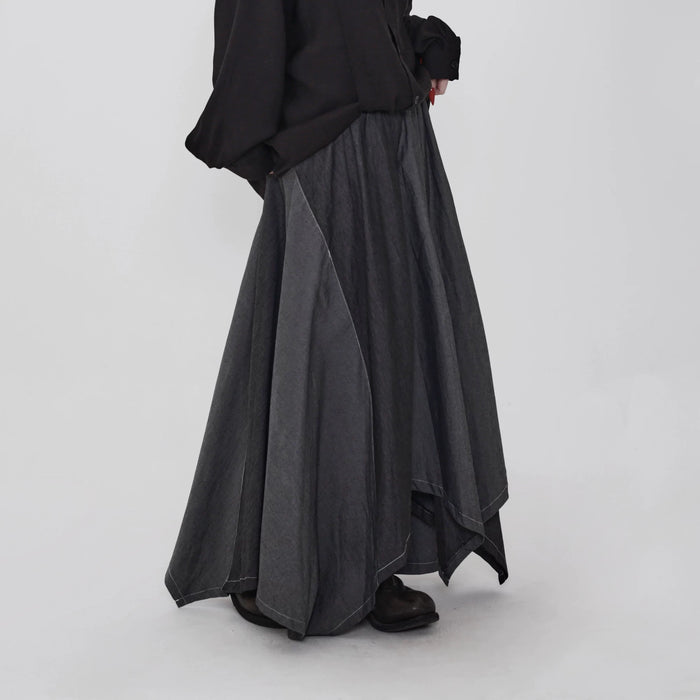 グレーのアシンメトリーロングスカート 着用 正面