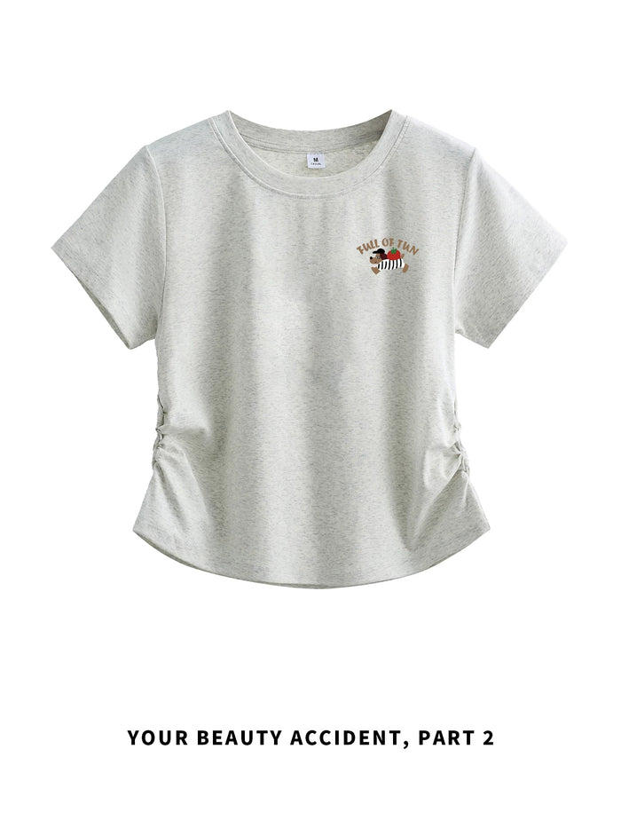 サイドシャーリングの半袖Tシャツ ライトグレー 着用