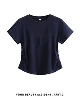 ロイヤルブルーのサイドシャーリング 半袖Tシャツ 着用