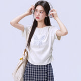 ライトヘザーグレーのバタフライプリント 半袖Tシャツ 着用