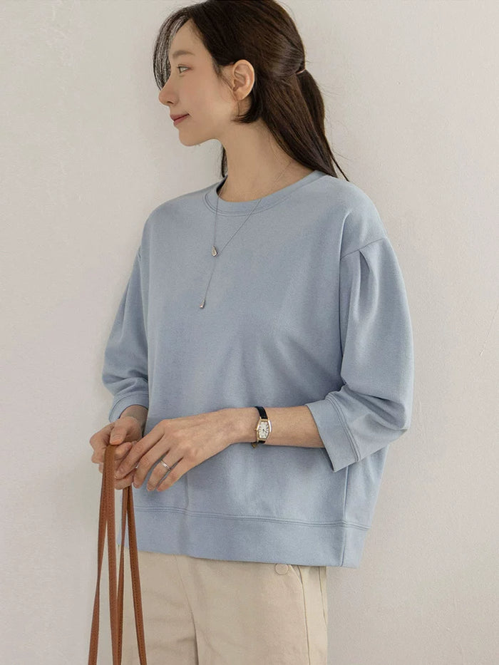 グレーブルーのタックスリーブTシャツ 着用 横向き