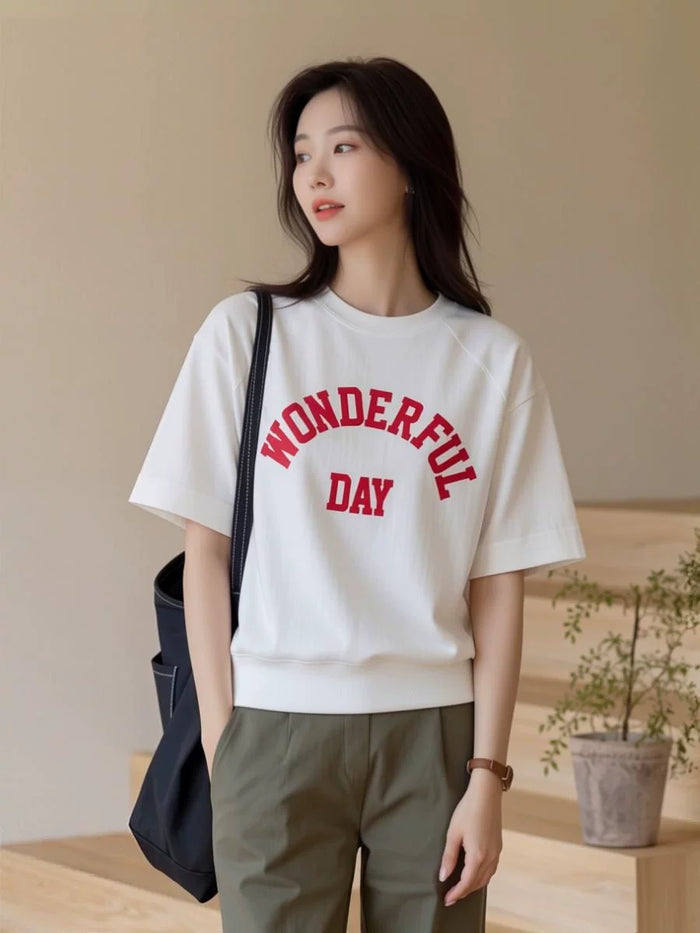 ホワイトのWONDERFUL DAYプリント 半袖Tシャツ 着用 正面