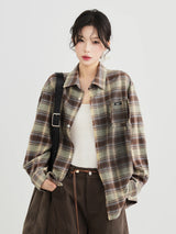 グリーン×ブラウンのチェックシャツ ほつれ加工 着用 前