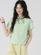 グリーンの半袖Tシャツ 着用（正面）