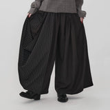 黒×ストライプのスカートパンツ 着用 正面