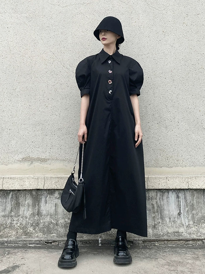 ブラックのパフスリーブ ロングシャツワンピース 着用 正面