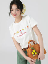 ホワイトのフルーツ刺繍 半袖Tシャツ 着用