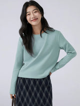 ショート丈の長袖Tシャツ グレイッシュグリーン 着用