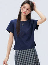 ネイビーのサイドシャーリング 半袖Tシャツ 着用