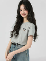 下集シリーズ｜ワンポイント刺繍 半袖Tシャツ｜正肩 ゆったり 短め丈 ヒースグレー/ブルー/クリームイエロー S〜XL