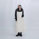 ミルクホワイトのロングキャミワンピース 着用 全身