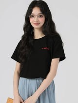 下集シリーズ｜胸元の赤い刺繍ロゴ 半袖Tシャツ｜ジャージー綿 ややゆったり ブラック S〜XL