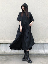 ブラックのシフォンシャツワンピース 着用 斜め 全身