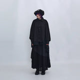 ブラックのロングシャツ 着用 全身