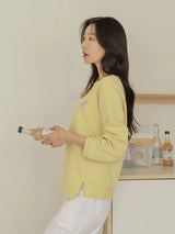ゆったりTシャツ ライトイエロー 着用 横向き サイドスリット