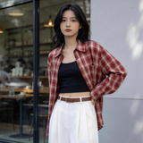 レッドチェックシャツ 着用 前を開けて羽織り