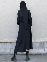 ブラックのロングシャツワンピース 着用 後ろ姿
