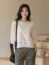 中袖Tシャツ クリーム 着用 正面 手をポケットに