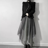 フリルジャケット チュールスカート 着用 ウエストに手を添えたポーズ