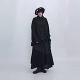 ブラックのロングスカート 着用 全身