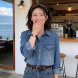 デニム長袖シャツ 着用 ポーズ