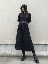 ブラックのシャツワンピース 着用 ベルト合わせ 正面