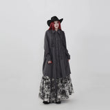 グレーストライプのロングシャツ 着用 全身 斜め