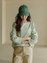 グリーンのボーダー長袖Tシャツ 着用 全身
