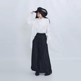 ブラックのスカート風ワイドパンツ 着用 全身 帽子合わせ