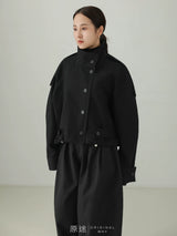 フォレストブラックのジャケット 着用 斜め向き