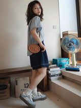 デニムハーフパンツ 着用 立ちポーズ