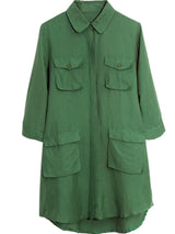 グリーンのロングシャツ 平置き