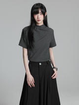モックネックTシャツ×ワイドパンツ コーディネート 4