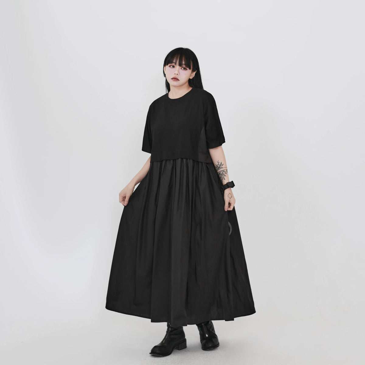 隠覓シリーズ｜フェイクレイヤードのロングワンピース｜半袖Tシャツ×ギャザーフレアスカート ゆったり ブラック フリーサイズ