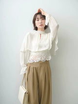 HANSUシリーズ｜ケープ風 ボウタイ付き 裾レースブラウス｜フェイクレイヤード 春秋 アイボリー・ブラック M〜L
