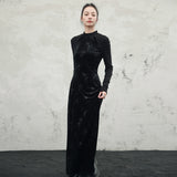 大青龍肆シリーズ｜ベルベット 竹の葉エンボス ロングワンピース｜フリルトリム ラグランスリーブ ブラック S・M