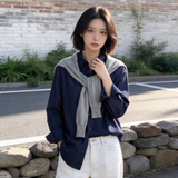 不造作シリーズ｜ホワイト・ネイビー 長袖シャツ｜ゆったり ニットショール別売り S〜XL