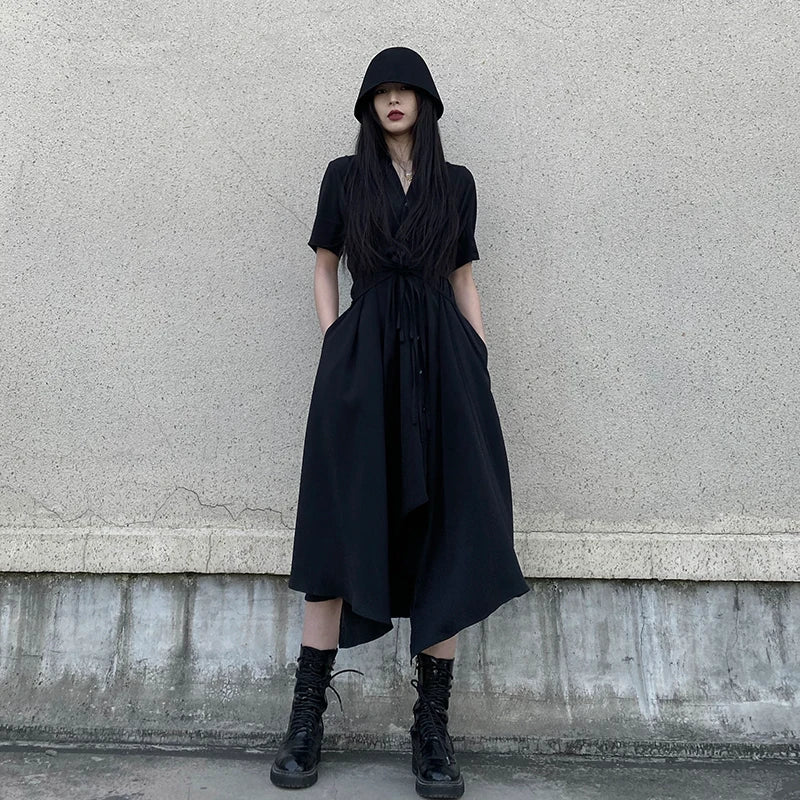 GUYIシリーズ｜Vネック 半袖シャツワンピース｜シフォン アシンメトリー ウエストリボン ミディ丈 ブラック