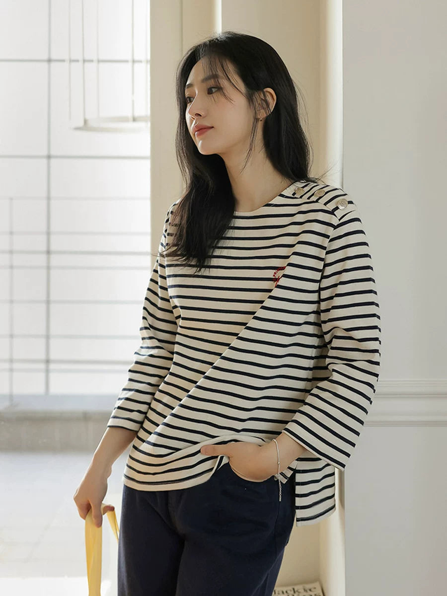 左品シリーズ｜ボーダー七分袖Tシャツ｜肩ボタン 胸元の赤い刺繍 ゆったり ブラック×ホワイト M〜XL