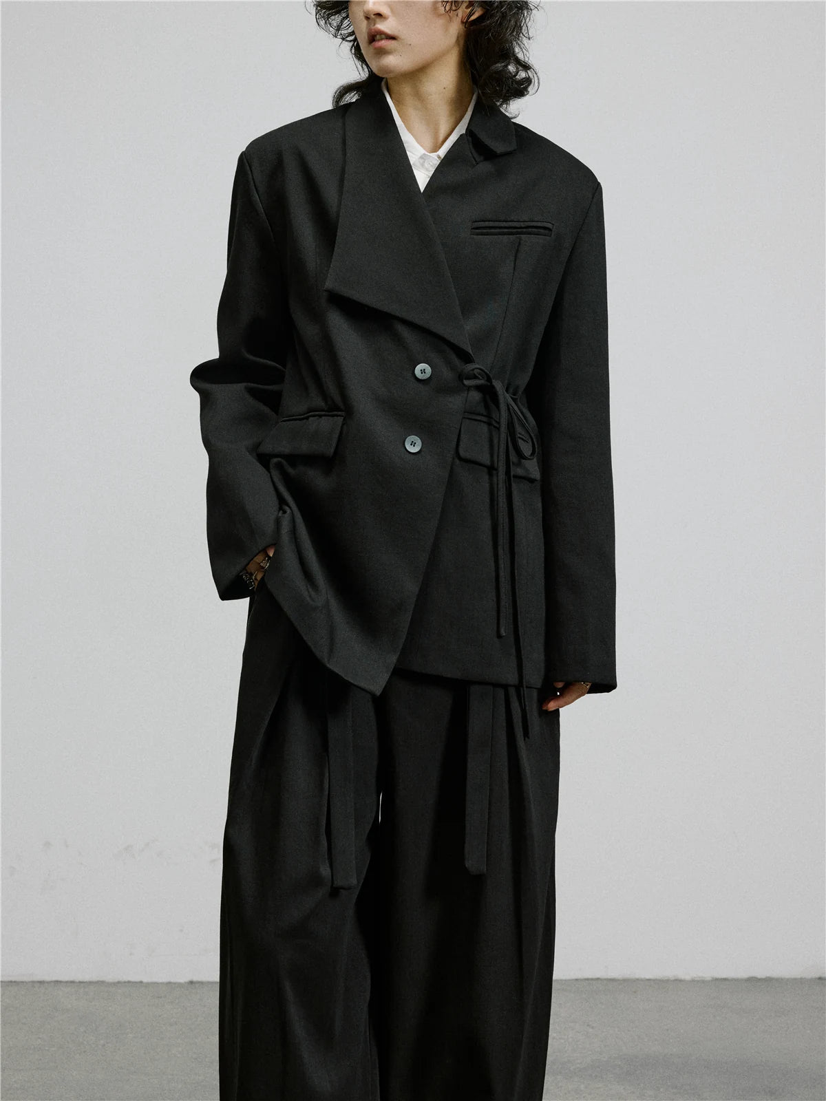SUNYVONNEシリーズ｜アシンメトリーラペル ジャケット＆ワイドパンツ｜ひも結び ゆったり ジャケット・パンツ別売り ブラック・ブラウン M〜XL