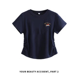 下集シリーズ｜ワンポイント刺繍 サイドシャーリング 半袖Tシャツ｜正肩 短め丈 2カラー S〜XL