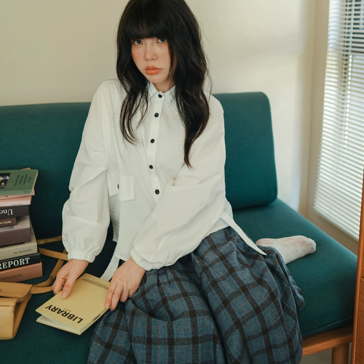 陽光蘿莎シリーズ｜ポケット付き ショート丈シャツ｜バルーン袖 ストラップ付き ホワイト S〜L