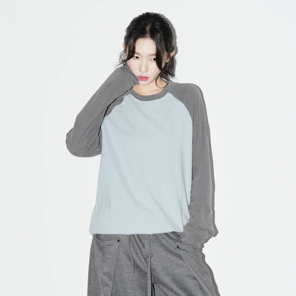 万有引力シリーズ｜ラグランスリーブ 配色長袖Tシャツ｜ストライプ×無地 ゆったり ライトブルー