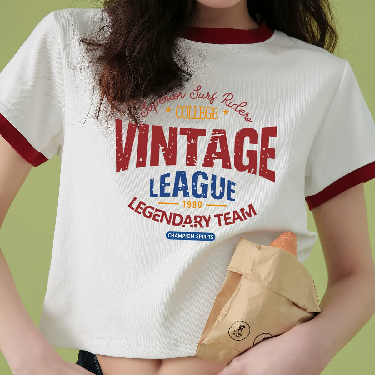下集シリーズ｜バーシティ風ロゴプリント リンガーTシャツ｜レッドトリム 短め丈 スリム ホワイト S〜XL