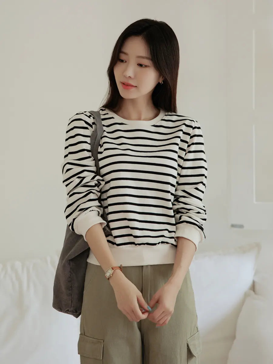 左品シリーズ｜コットン ボーダー長袖Tシャツ｜ゆったり リブ袖口 ショート丈 オフホワイト×ブラック M〜XL